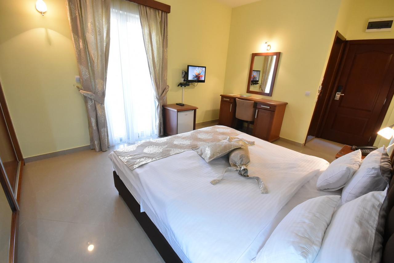 Hotel Ellena 赫尔采格诺维 外观 照片